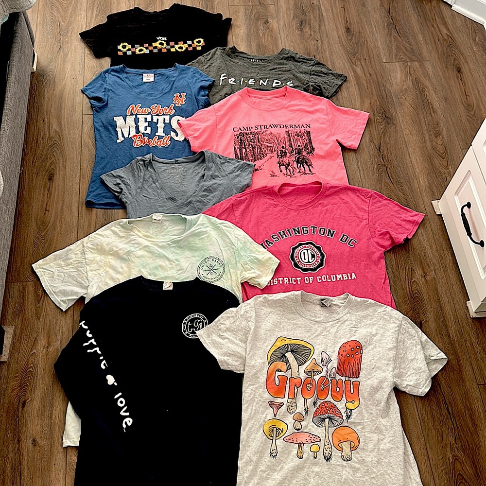 LOT OF T-SHIRTS! CHEAP PRICE!!